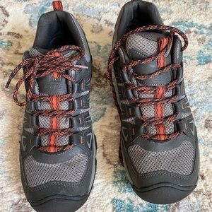 Keen Oakridge Waterproof Hiking Shoes
